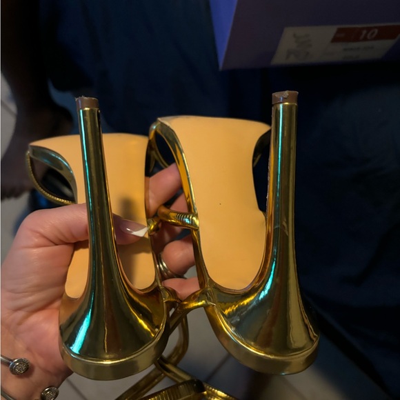 Heels - Picture 5 of 8